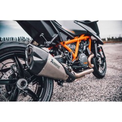 Silencieux d'échappement Akrapovic titane " Slip-on Line " pour KTM 1290 SUPER DUKE-R (V3)