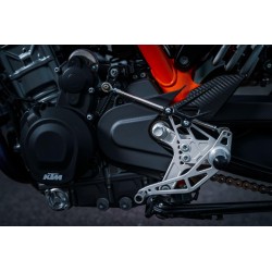 Front sprocket cover